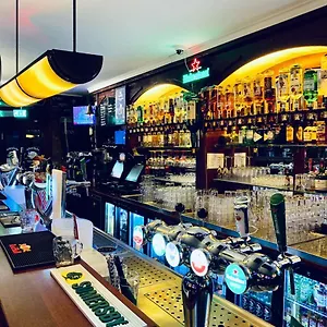  Hostal The White Tulip