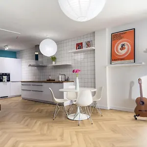 https://rotterdams-coolest-apartment.zandvoort-hotels.com