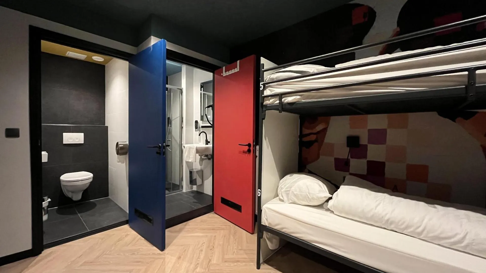 Heart Of Amsterdam Hostel