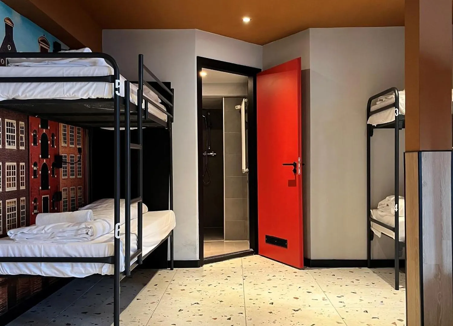 Heart Of Amsterdam Hostel